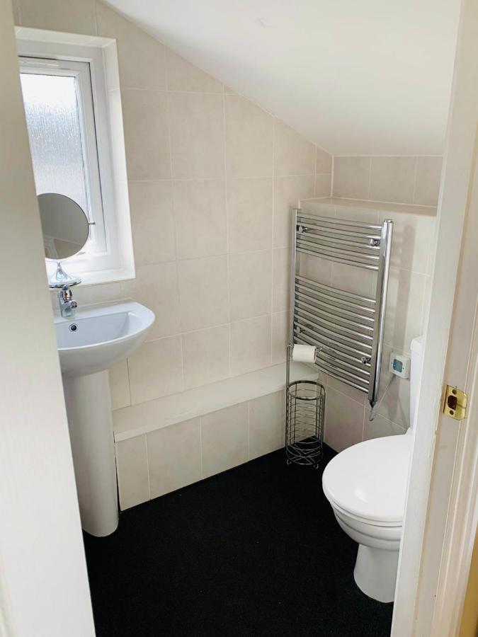 Nevis Rooms - Self Check In With Free Onsite Parking Inverlochy Экстерьер фото