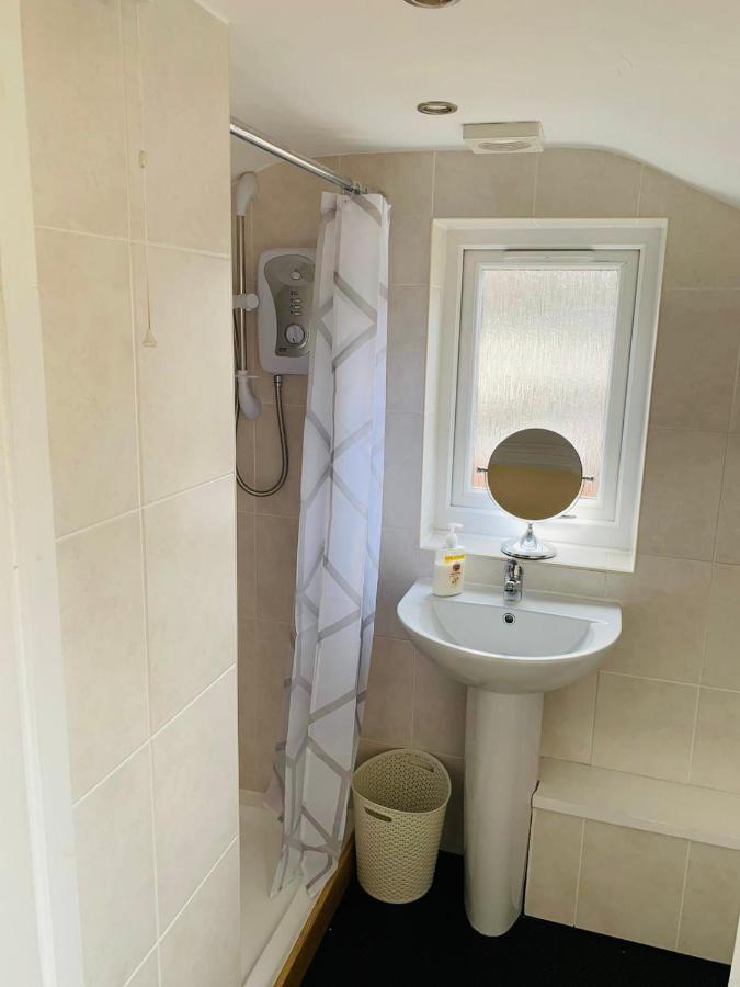 Nevis Rooms - Self Check In With Free Onsite Parking Inverlochy Экстерьер фото