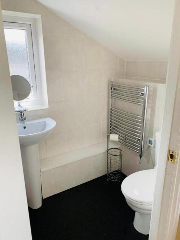 Nevis Rooms - Self Check In With Free Onsite Parking Inverlochy Экстерьер фото