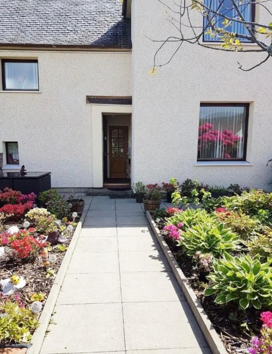 Nevis Rooms - Self Check In With Free Onsite Parking Inverlochy Экстерьер фото